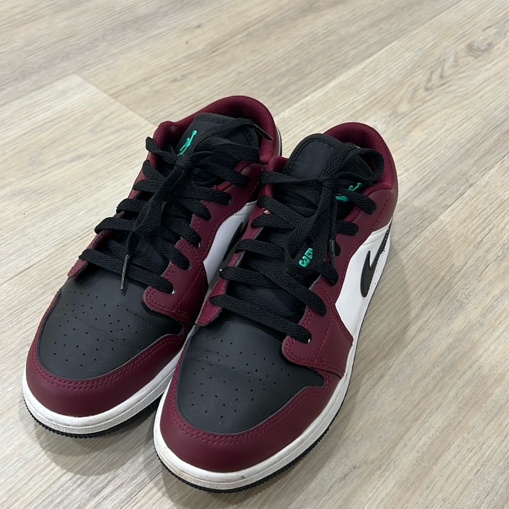 Air Jordan low top. Rare color way. Perfect condition.